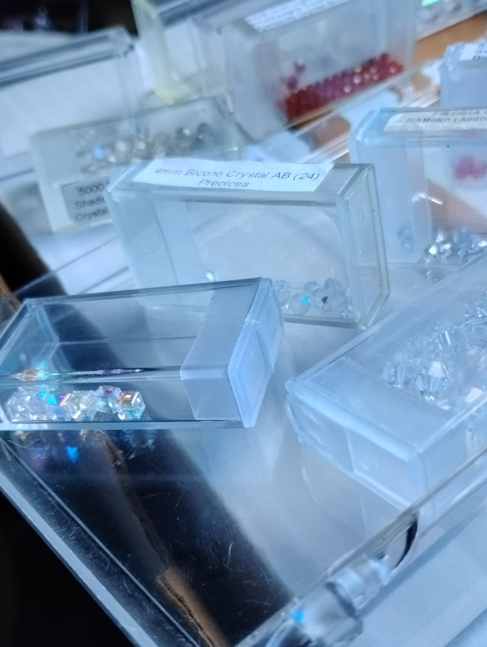 Swarovski Bead Lot With case - Picture 6 of 6